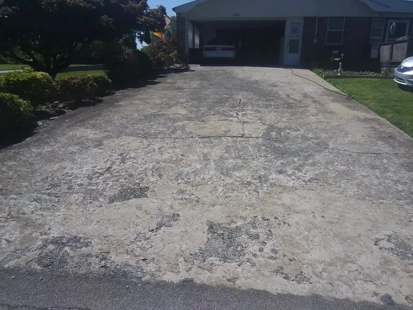 Concrete Driveway, Nags Head, before cleaning