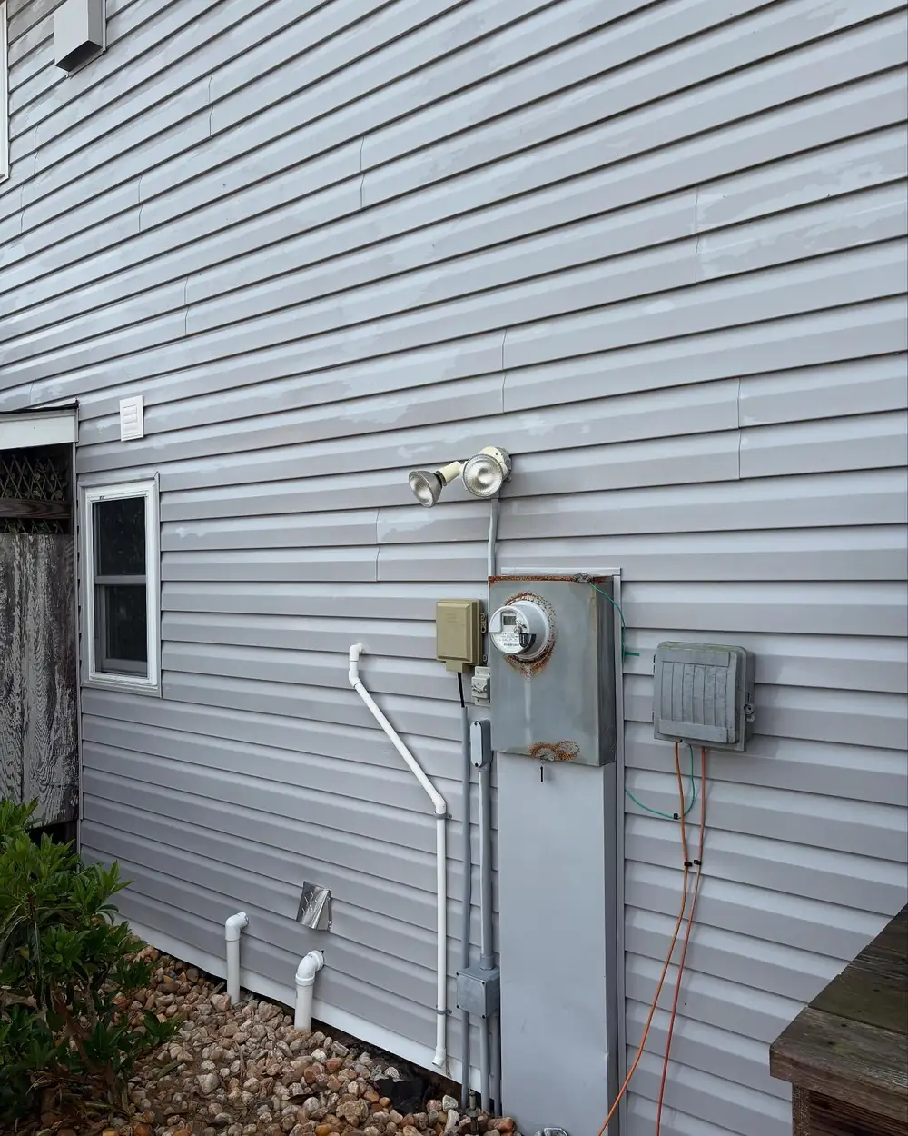 Vinyl Siding & Utility Wall, Kitty Hawk, after cleaning by Top Shelf OBX